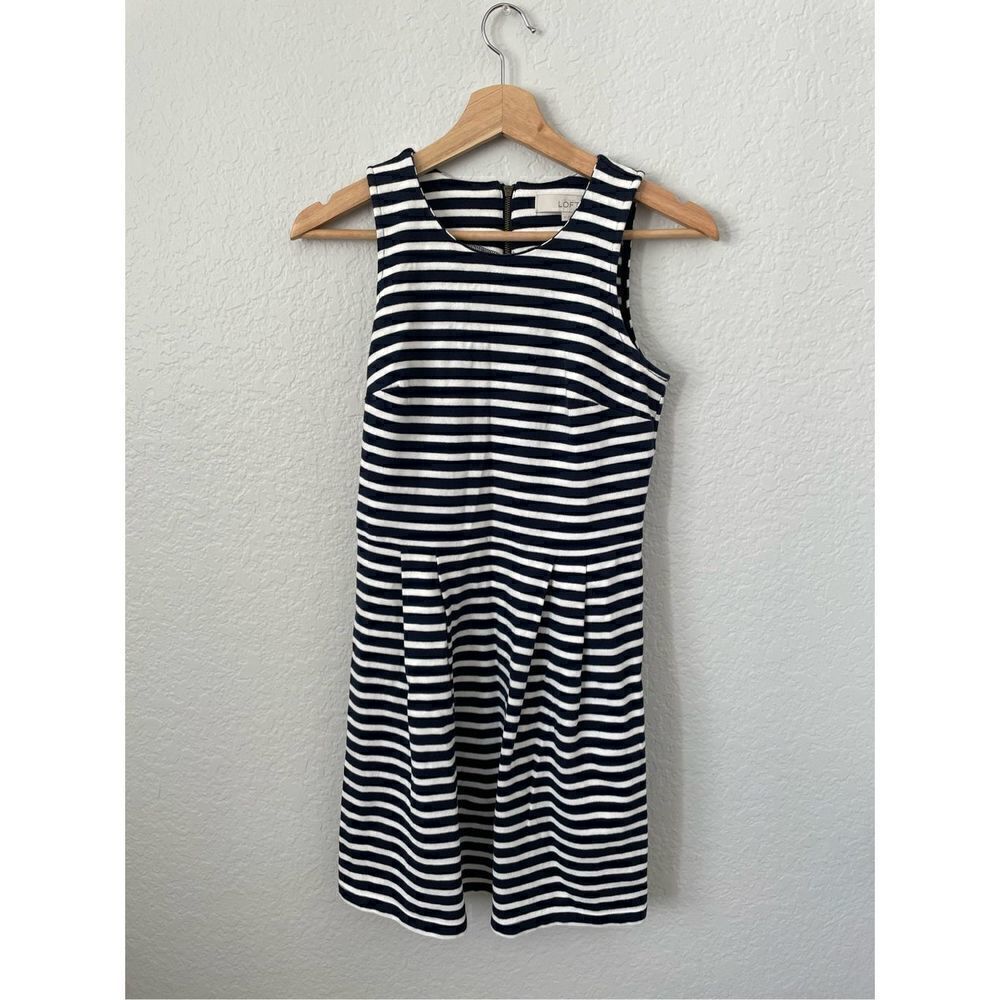 Woman’s Ann Taylor Loft blue and white dress